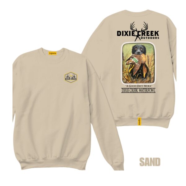 Ligosta Dixie Creek, Wildlife Collection Sweatshirt, Unisex Sweatshirt Featuring Black Lab With Duck, Perfect For Hunting Enthusiasts 023 - Image 6